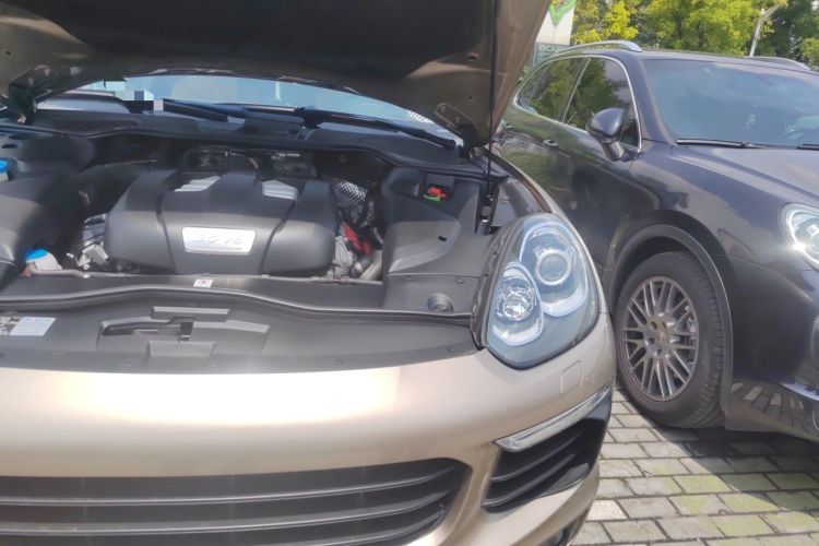 Used Porsche Cayenne 2015 Cayenne 3.0T Engine Bay Left