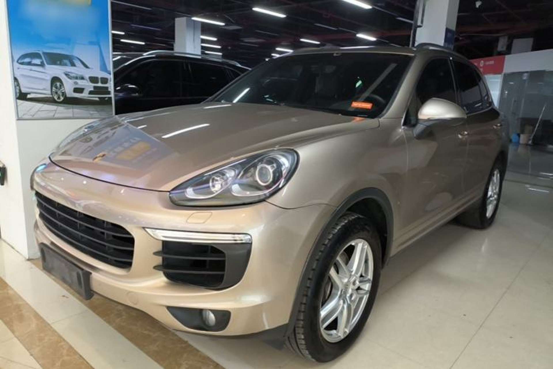 Used Porsche Cayenne 2015 Cayenne 3.0T Front Left 45 Deg