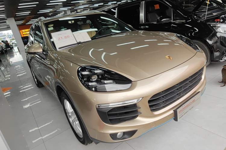 Used Porsche Cayenne 2015 Cayenne 3.0T Front Right 45 Deg
