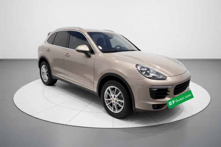 Used Porsche Cayenne 2015 3.0T Front Right 45 Deg