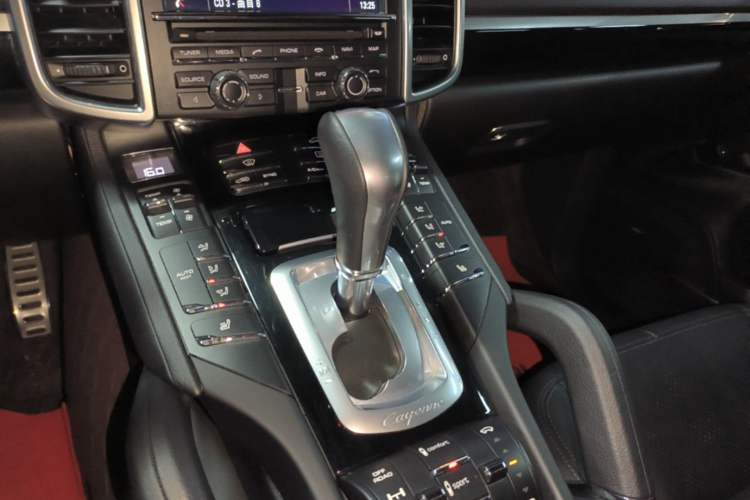 Used Porsche Cayenne 2015 Cayenne 3.0T Gear Lever