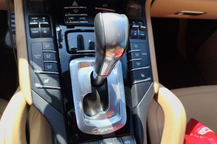 Used Porsche Cayenne 2015 3.0T Gear Lever