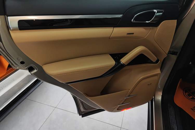 Used Porsche Cayenne 2015 Cayenne 3.0T Left Rear Door Interior