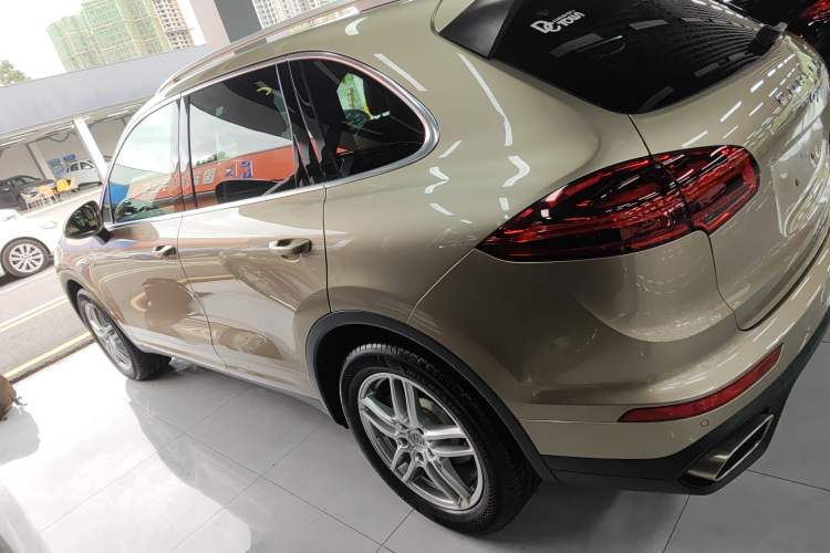 Used Porsche Cayenne 2015 Cayenne 3.0T Left Side