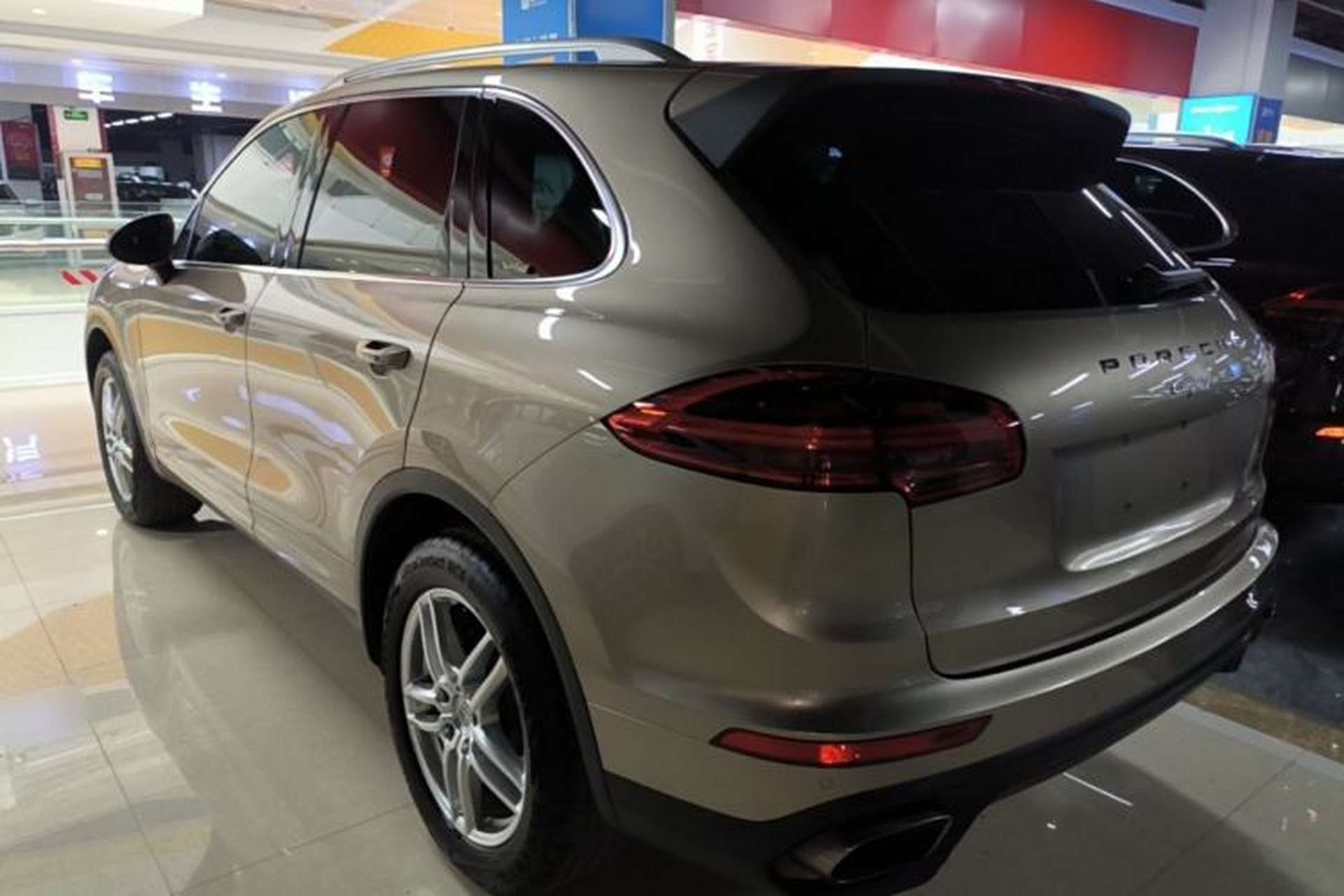 Used Porsche Cayenne 2015 Cayenne 3.0T Rear Left 45 Deg