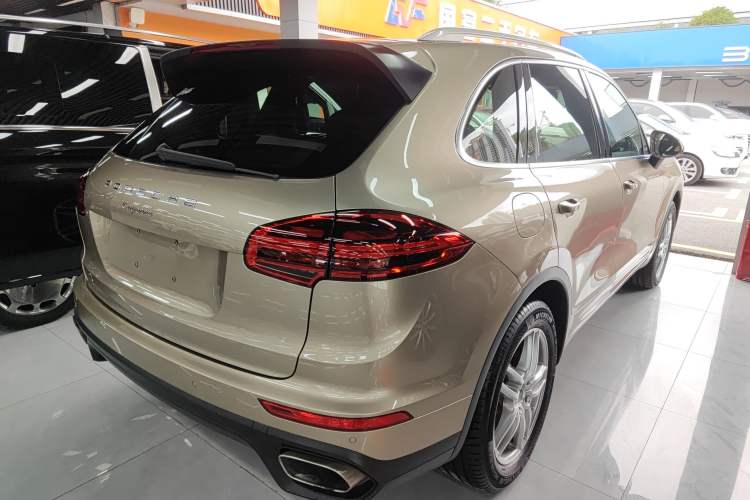 Used Porsche Cayenne 2015 Cayenne 3.0T Rear Right 45 Deg