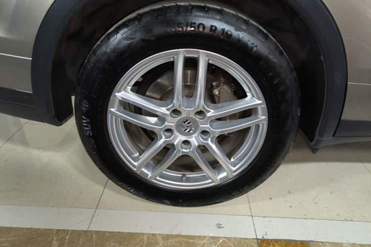Used Porsche Cayenne 2015 Cayenne 3.0T Right Rear Wheel Hub