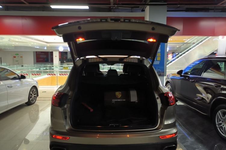 Used Porsche Cayenne 2015 Cayenne 3.0T Trunk