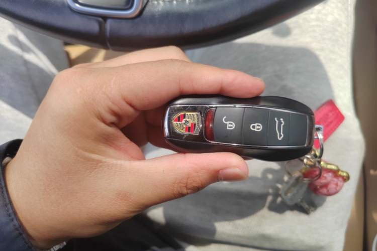 Used Porsche Cayenne 2015 Cayenne 3.0T Vehicle Key