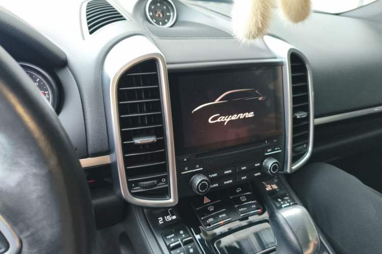 Used Porsche Cayenne 2016 Cayenne 3.0T Audio And AC Panel