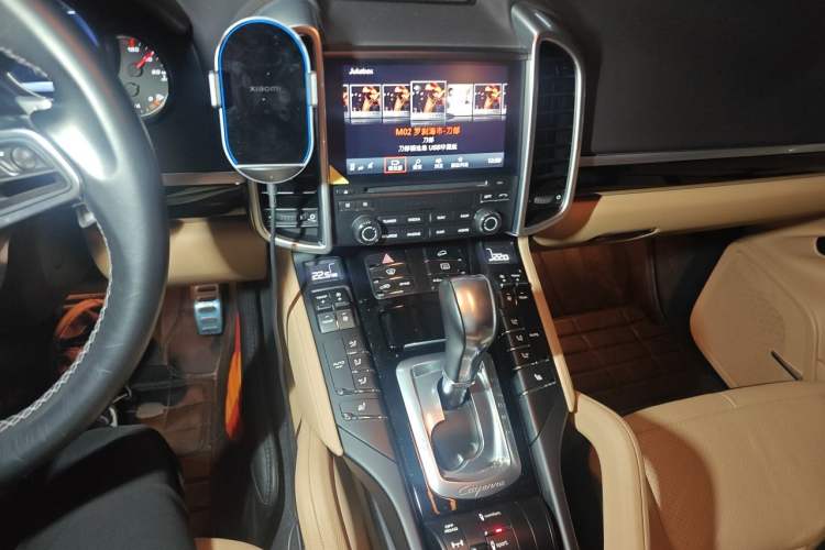 Used Porsche Cayenne 2016 Cayenne 3.0T Audio And AC Panel