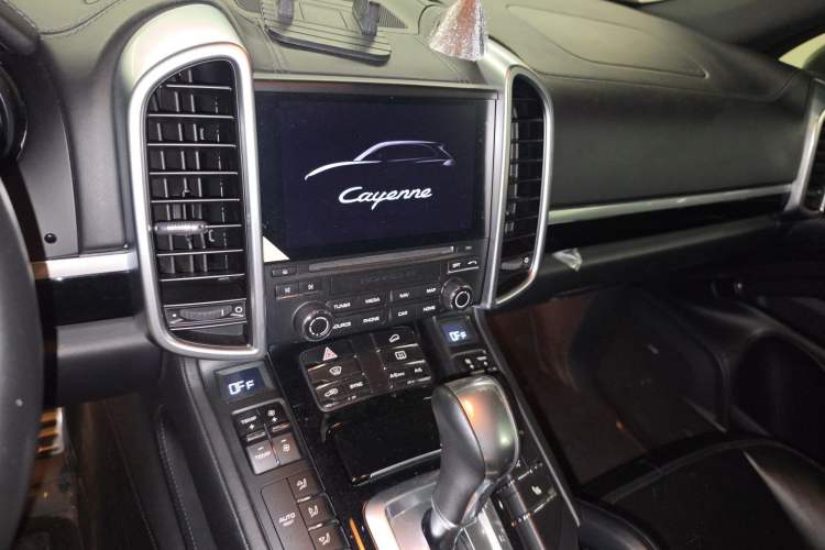 Used Porsche Cayenne 2016 Cayenne 3.0T Audio And AC Panel