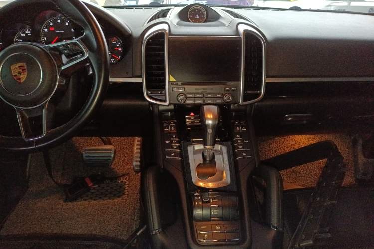 Used Porsche Cayenne 2016 Cayenne 3.0T Audio And AC Panel