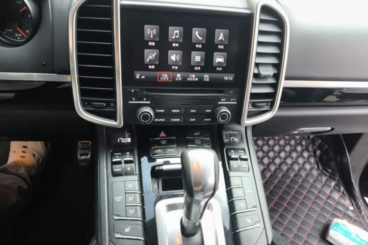 Used Porsche Cayenne 2016 Cayenne Platinum Edition 3.0T Audio And AC Panel