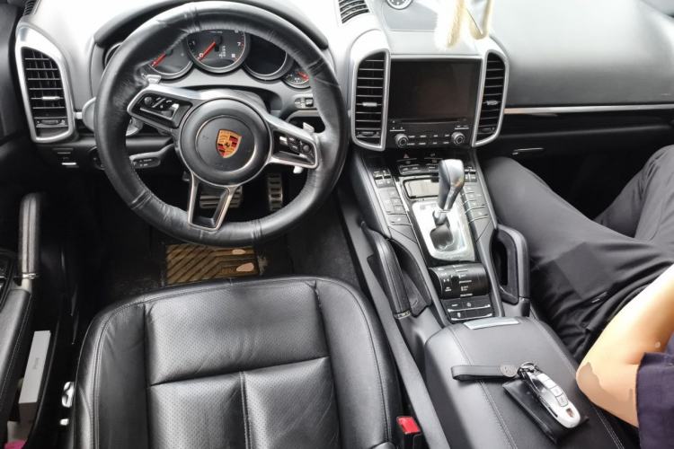 Used Porsche Cayenne 2016 Cayenne 3.0T Center Console