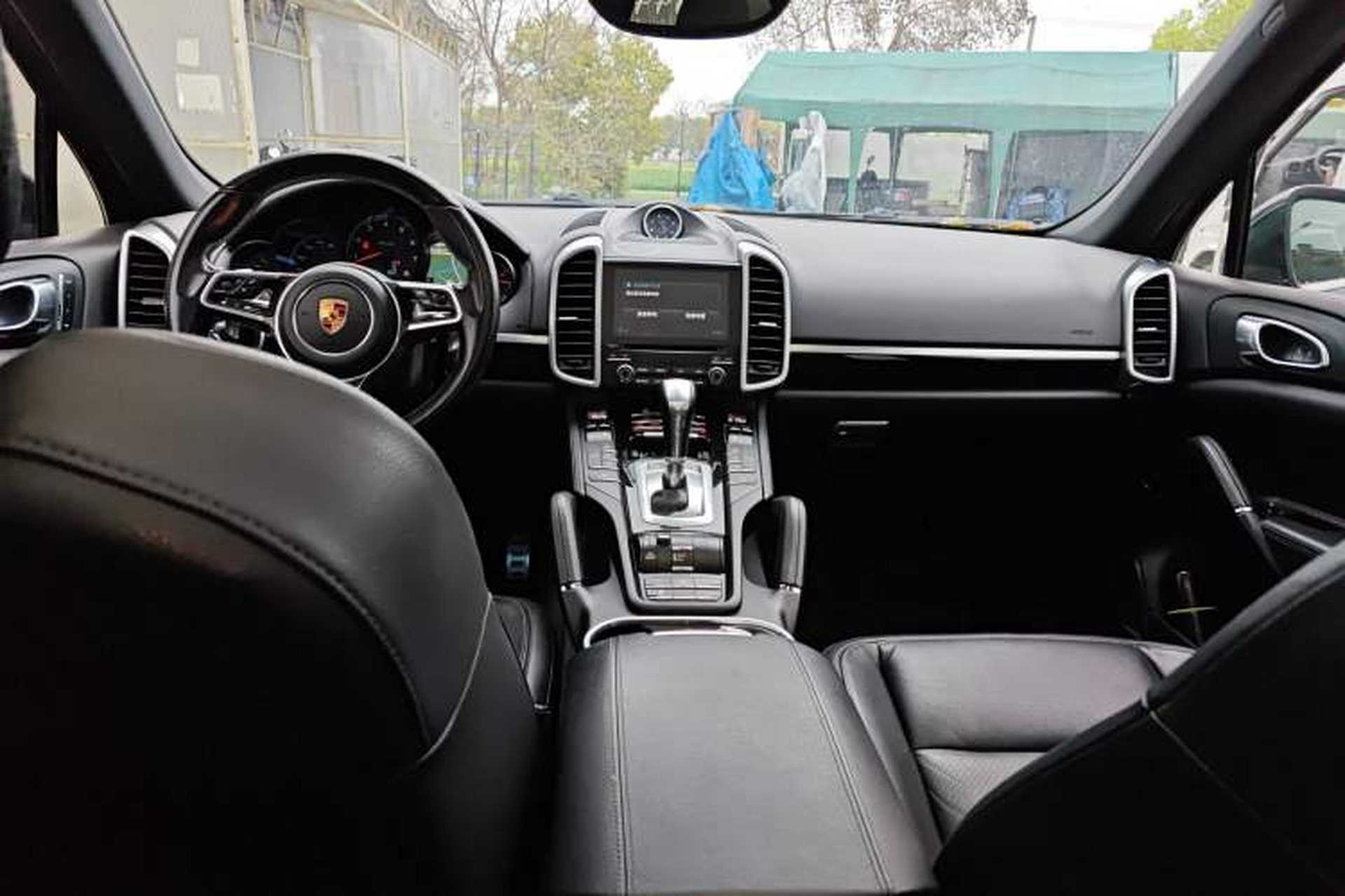 Used Porsche Cayenne 2016 Cayenne 3.0T Center Console