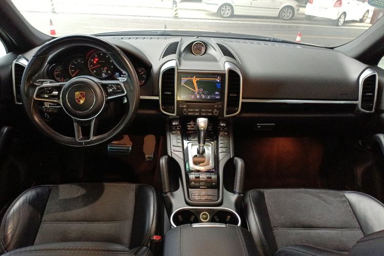 Used Porsche Cayenne 2016 Cayenne Platinum Edition 3.0T Center Console