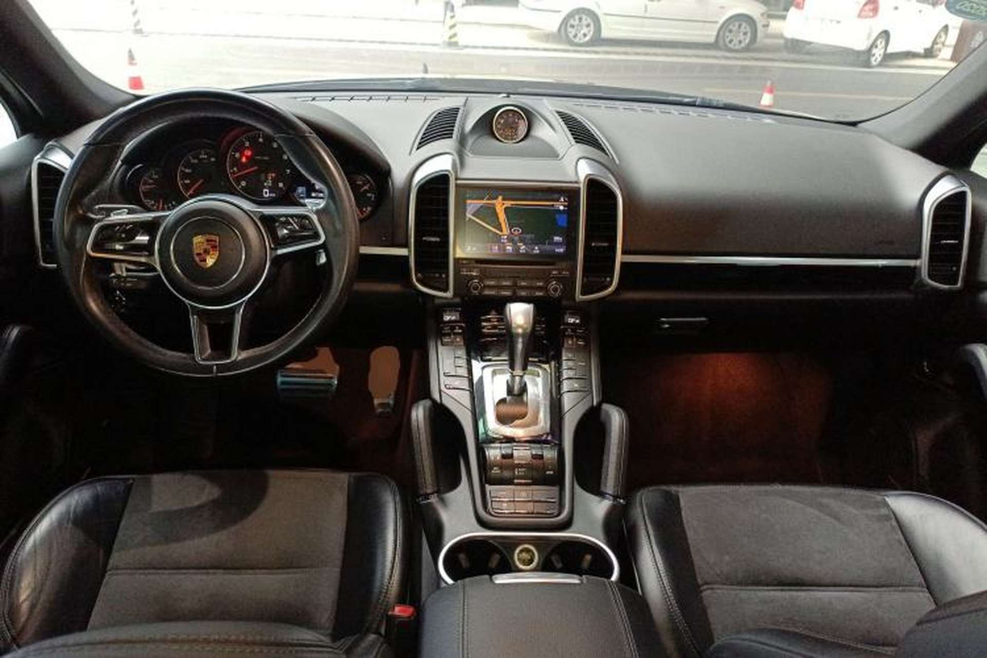 Used Porsche Cayenne 2016 Cayenne Platinum Edition 3.0T Center Console