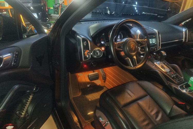 Used Porsche Cayenne 2016 Cayenne Platinum Edition 3.0T Driver Seat