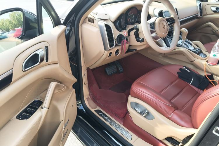 Used Porsche Cayenne 2016 Cayenne Platinum Edition 3.0T Driver Seat