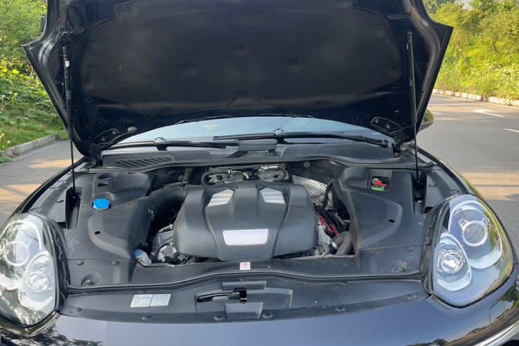 Used Porsche Cayenne 2016 Cayenne Platinum Edition 3.0T Engine Bay