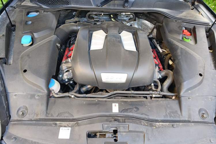 Used Porsche Cayenne 2016 Cayenne 3.0T Engine Bay