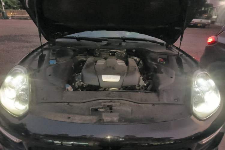 Used Porsche Cayenne 2016 Cayenne 3.0T Engine Bay