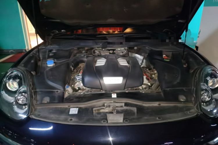 Used Porsche Cayenne 2016 Cayenne 3.0T Engine Bay