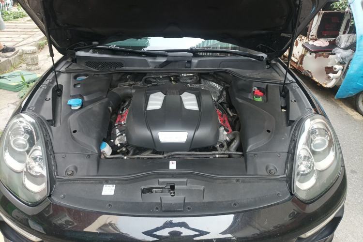 Used Porsche Cayenne 2016 Cayenne 3.0T Engine Bay