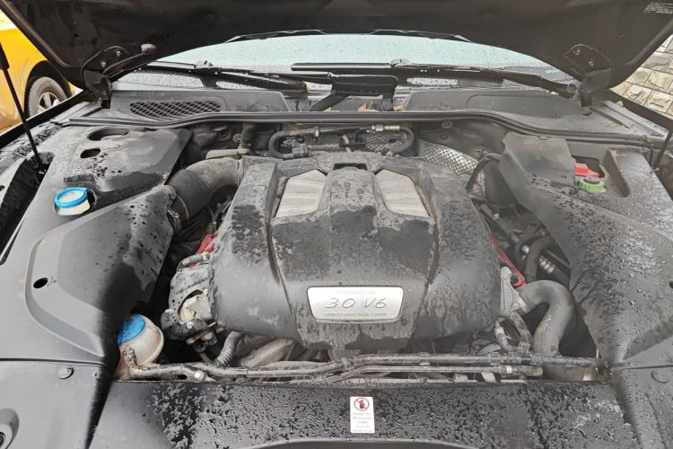 Used Porsche Cayenne 2016 Cayenne 3.0T Engine Bay