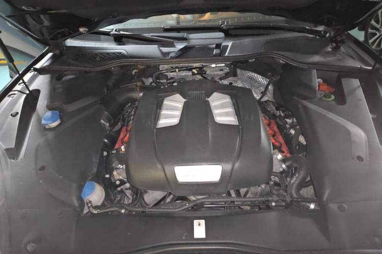Used Porsche Cayenne 2016 Cayenne 3.0T Engine Bay