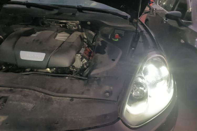 Used Porsche Cayenne 2016 Cayenne 3.0T Engine Bay Left