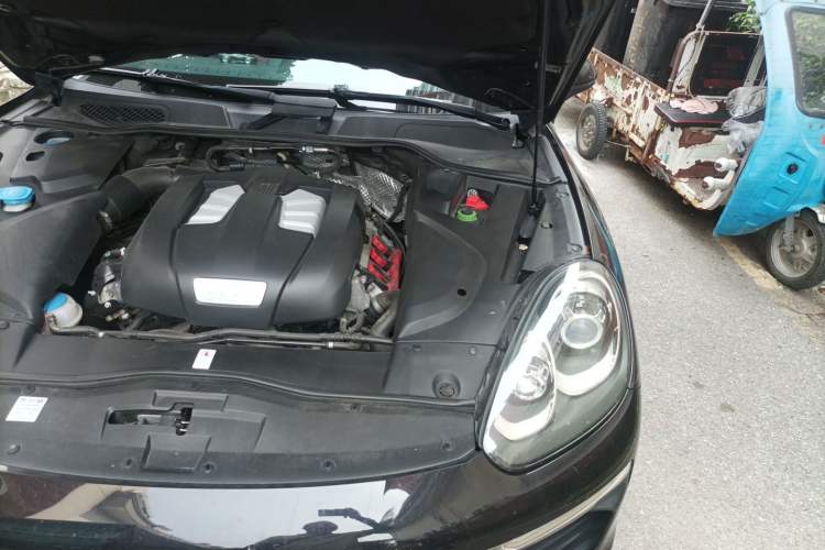 Used Porsche Cayenne 2016 Cayenne 3.0T Engine Bay Left