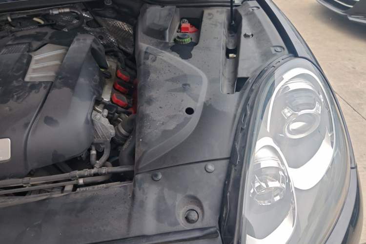 Used Porsche Cayenne 2016 Cayenne 3.0T Engine Bay Left