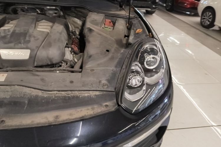 Used Porsche Cayenne 2016 Cayenne 3.0T Engine Bay Left