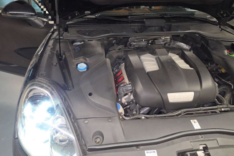 Used Porsche Cayenne 2016 Cayenne 3.0T Engine Bay Right