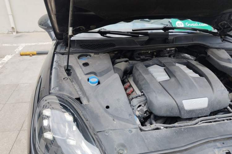 Used Porsche Cayenne 2016 Cayenne 3.0T Engine Bay Right