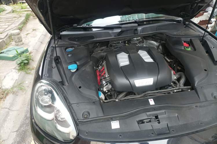 Used Porsche Cayenne 2016 Cayenne 3.0T Engine Bay Right