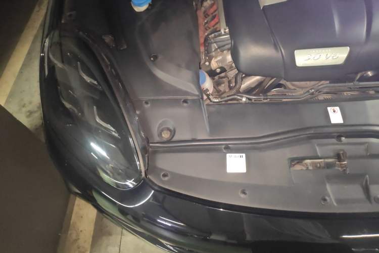 Used Porsche Cayenne 2016 Cayenne 3.0T Engine Bay Right