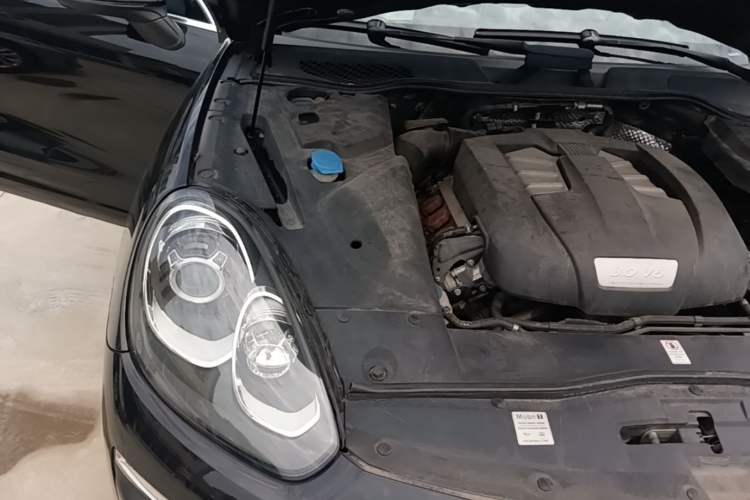 Used Porsche Cayenne 2016 Cayenne 3.0T Engine Bay Right