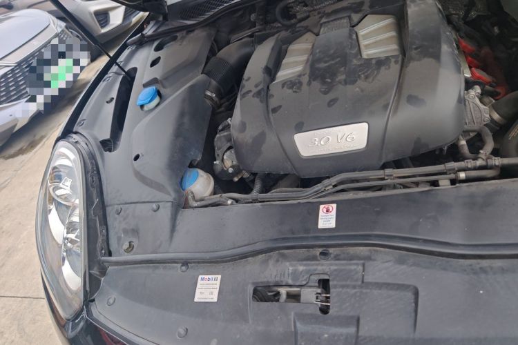 Used Porsche Cayenne 2016 Cayenne 3.0T Engine Bay Right