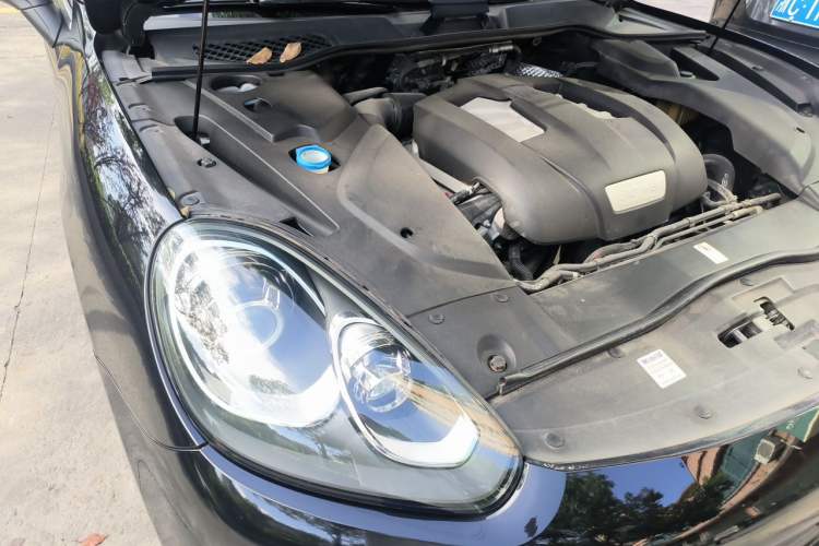 Used Porsche Cayenne 2016 Cayenne 3.0T Engine Bay Right