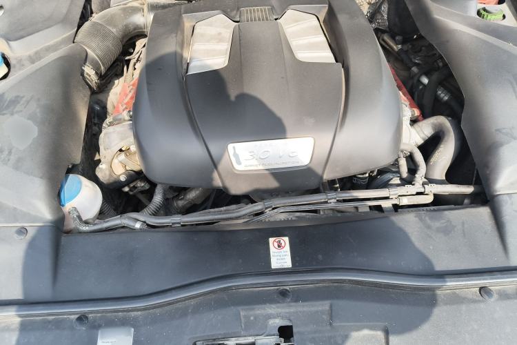 Used Porsche Cayenne 2016 Cayenne Platinum Edition 3.0T Engine Bay