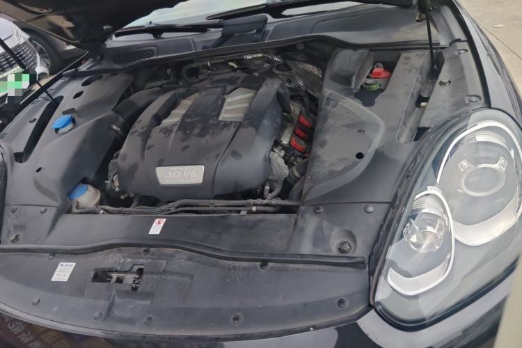 Used Porsche Cayenne 2016 Cayenne 3.0T Engine Bay