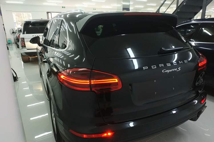 Used Porsche Cayenne 2016 Cayenne 3.0T Exterior 2