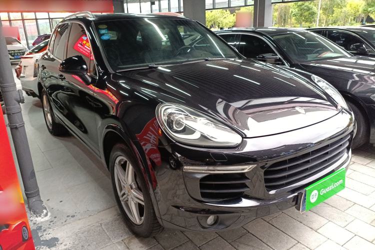 Used Porsche Cayenne 2016 Cayenne Platinum Edition 3.0T Front Right 45 Deg