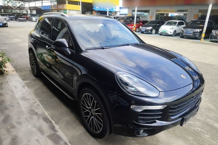 Used Porsche Cayenne 2016 Cayenne 3.0T Front Right 45 Deg