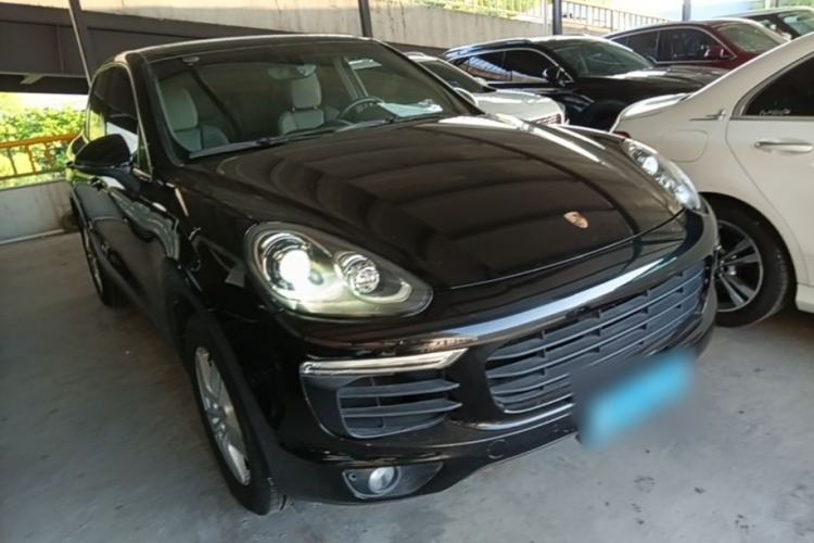 Used Porsche Cayenne 2016 Cayenne 3.0T Front Right 45 Deg