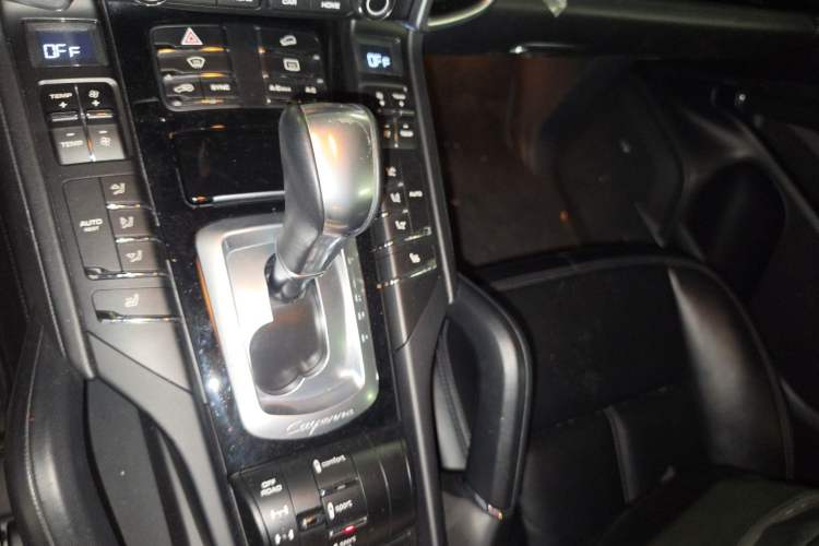 Used Porsche Cayenne 2016 Cayenne 3.0T Gear Lever