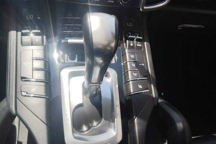 Used Porsche Cayenne 2016 Cayenne 3.0T Gear Lever